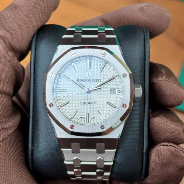 AUDEMARS PIGUET ROYAL OAK JUMBO WHITE